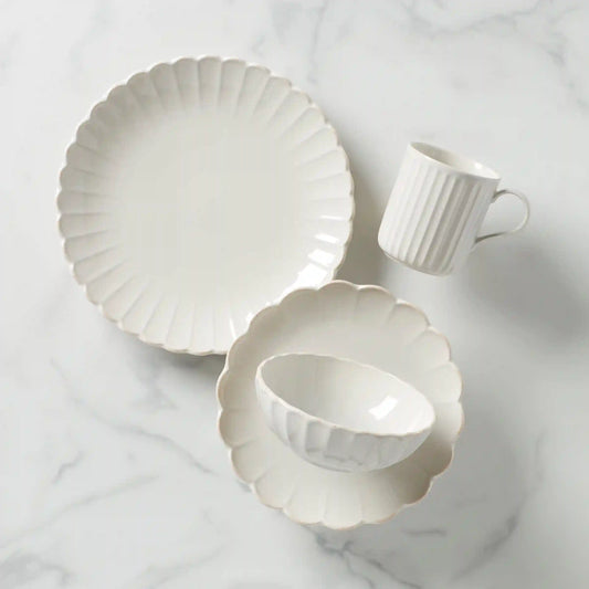 French Perle Scallop White 4-Piece Place Setting
